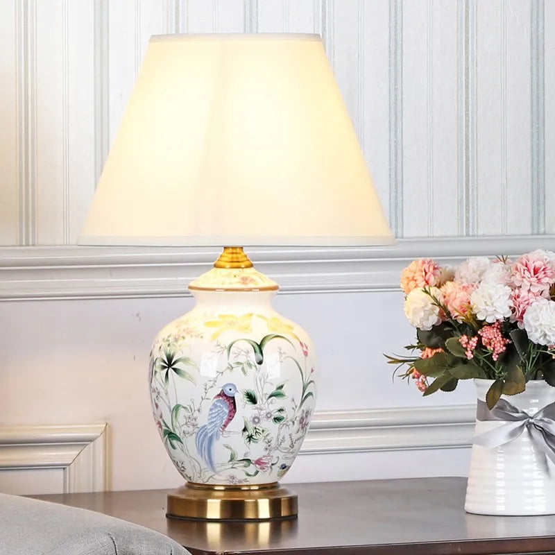 Lampe de Table en céramique blanc à motif avec abat-jour en tissu ELEGANZA