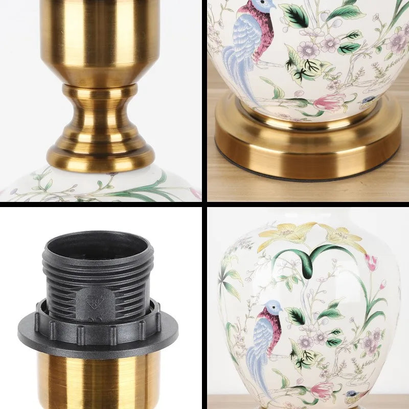 Lampe de Table en céramique blanc à motif avec abat-jour en tissu plissé ELEGANZA