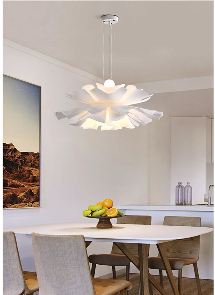 Suspension blanche design avec abat-jour en acrylique LILY