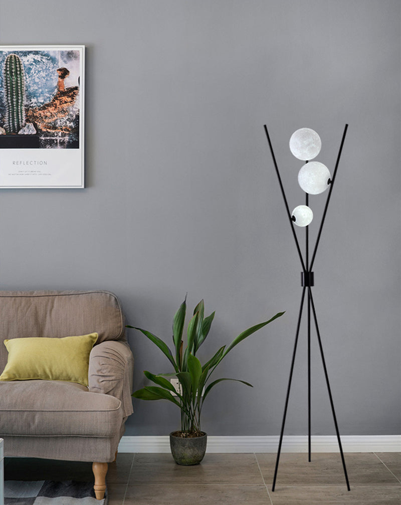 Lampadaire en métal design Akari
