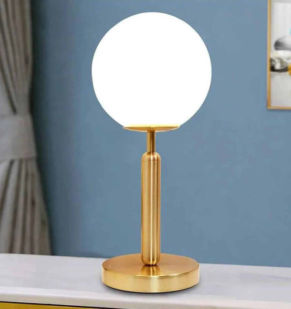 Lampe de chevet en métal avec abat-jour en verre opale CINDY