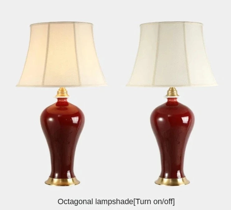 Lampe de table vintage en céramique rouge avec abat-jour en tissu SUENO