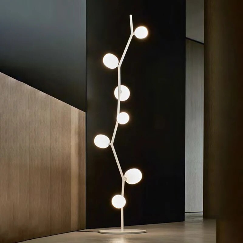 Lampadaire design en métal avec abat-jour en verre DEREVA