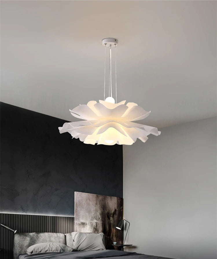Suspension blanche design avec abat-jour en acrylique LILY