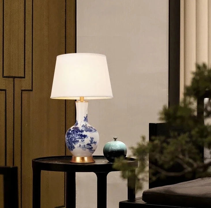 Lampe de table vintage en céramique blanc à motif bleu avec abat-jour en tissu FIORI