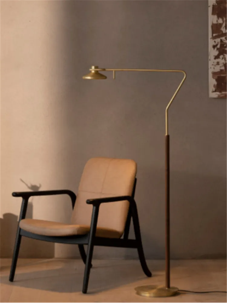 Lampadaire design minimaliste LED en métal et bois KROG