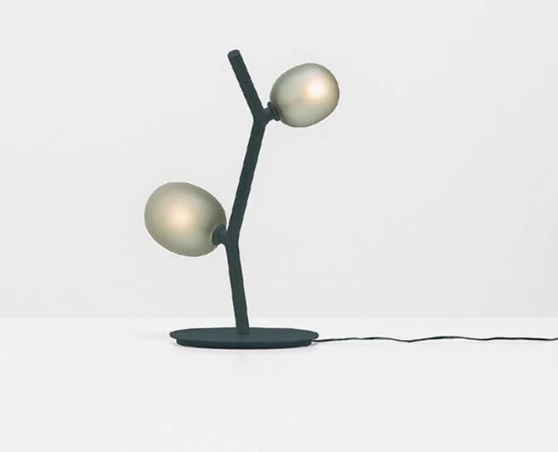 Lampe de table design en métal avec abat-jour en verre DEREVA