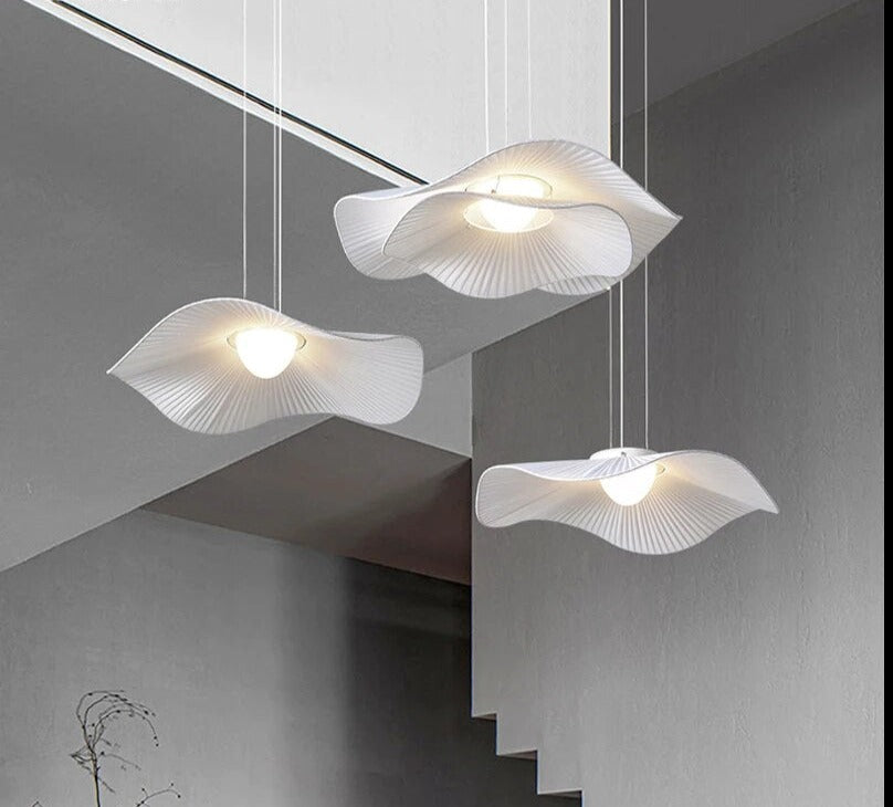 Suspension blanche design LED en métal et tissu FLOS