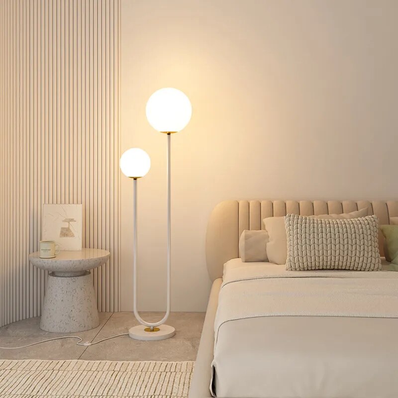 Lampadaire design LED en métal avec deux globes MILA