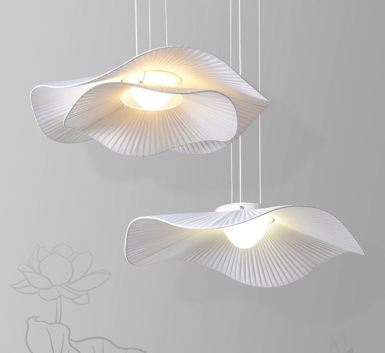 Suspension blanche design LED en métal et tissu FLOS