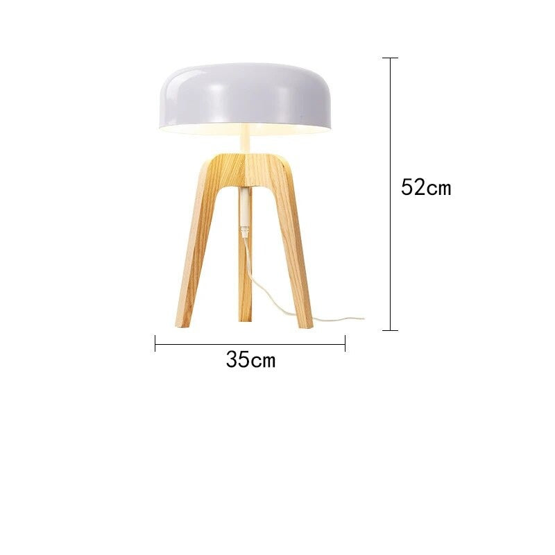 47207898382679Lampe de table trépied design en bois et abat-jour en métal RODDO