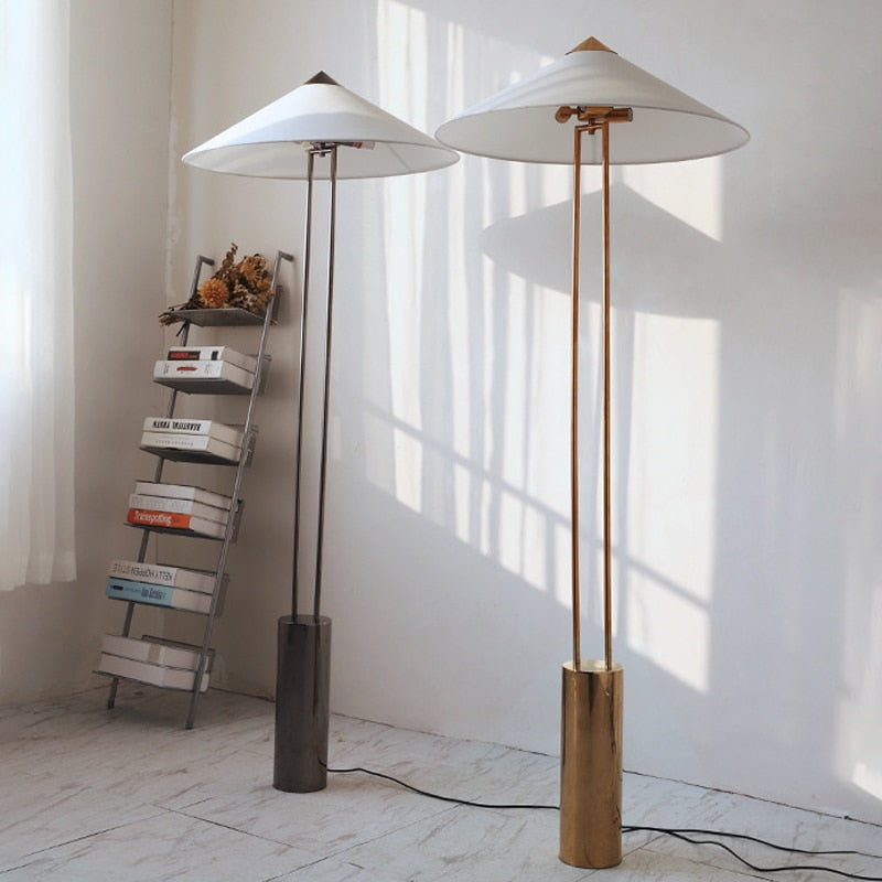 Lampadaire design en métal avec abat-jour en tissu Potten