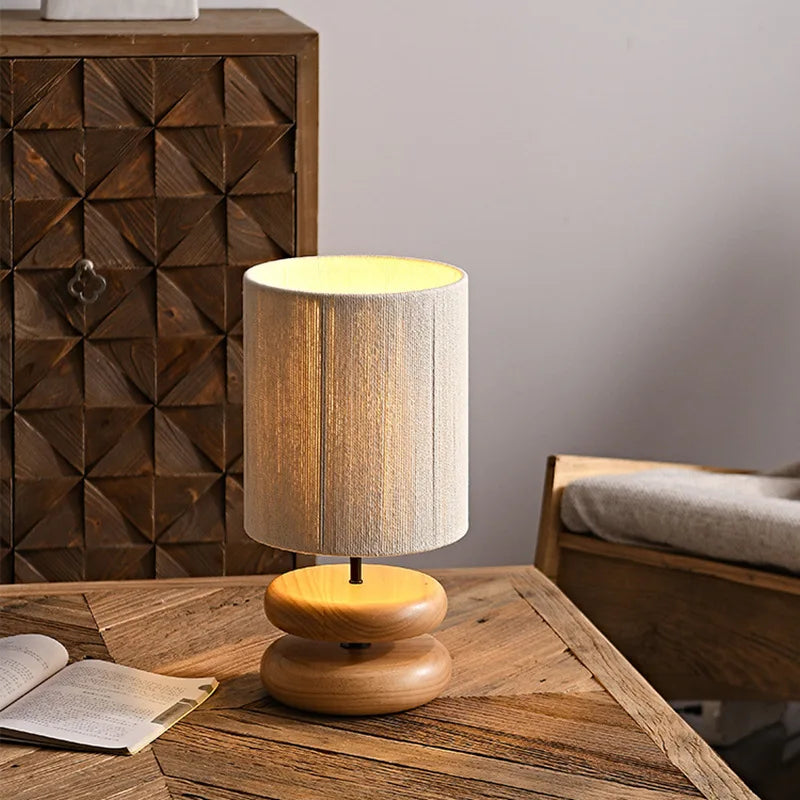 Lampe de table design bohème en bois avec abat-jour en tissu WAZI