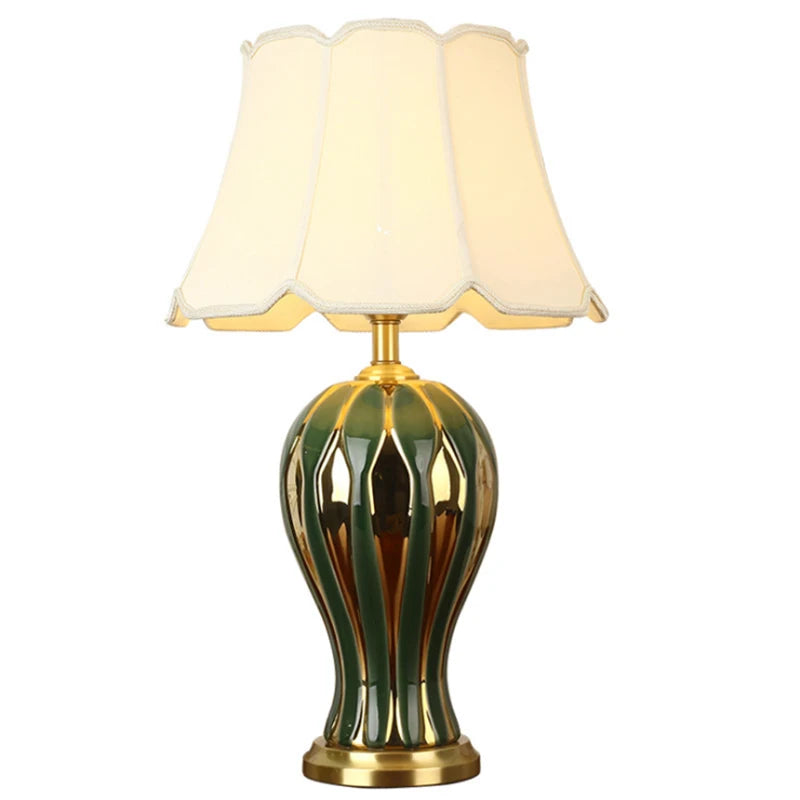 Lampe de table style vintage en céramique vert et doré avec abat-jour en tissu GLAMOUR