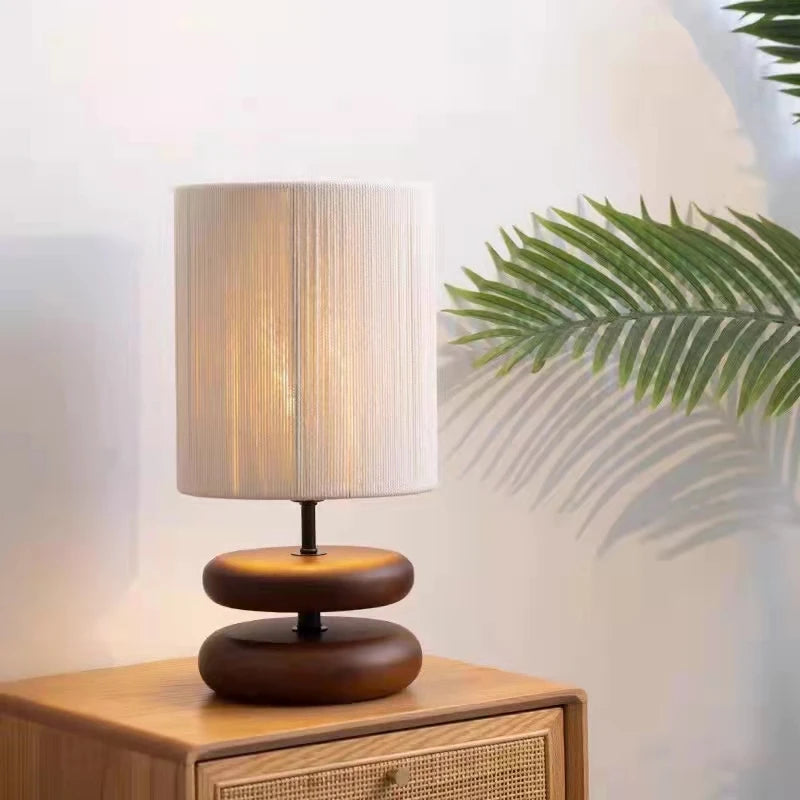 Lampe de table design bohème en bois avec abat-jour en tissu WAZI