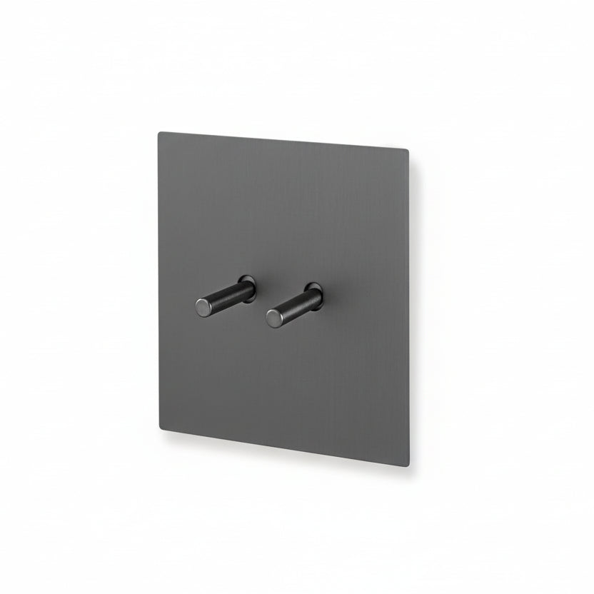 Prises et interrupteurs design minimaliste à bascule en acier inoxydable gris effet brossé SVS12