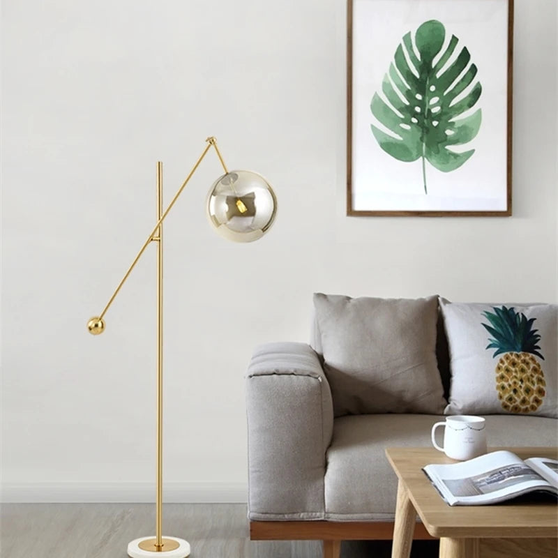 Lampadaire design moderne réglable en métal doré avec abat-jour en verre VERSO