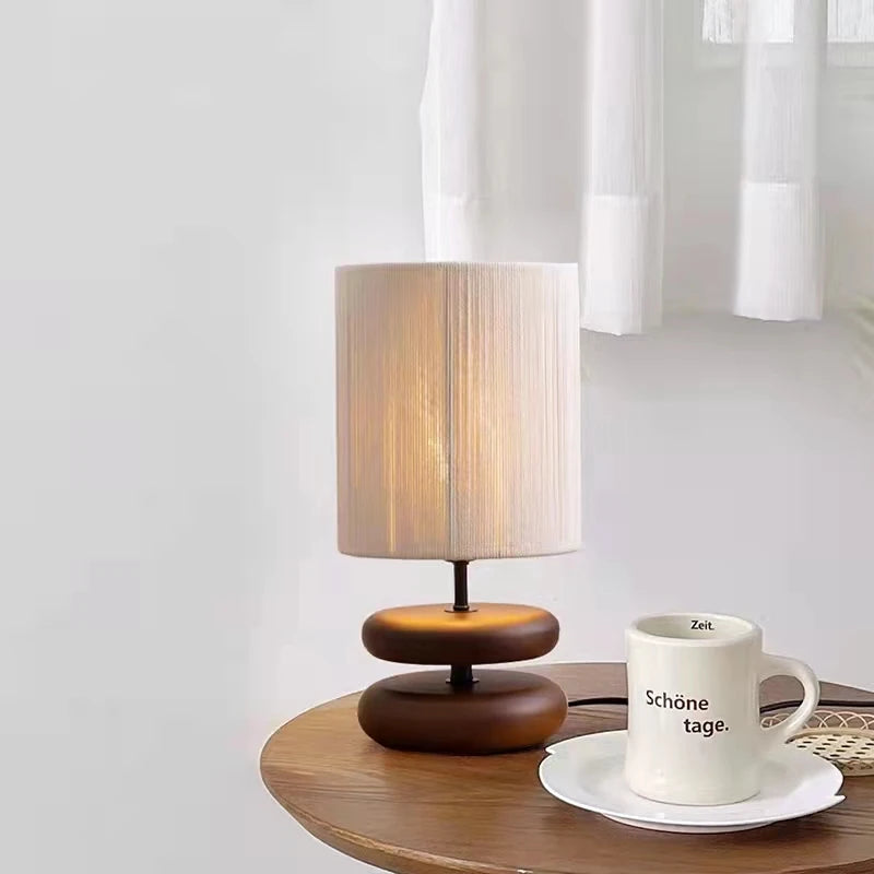 Lampe de table design bohème en bois avec abat-jour en tissu WAZI