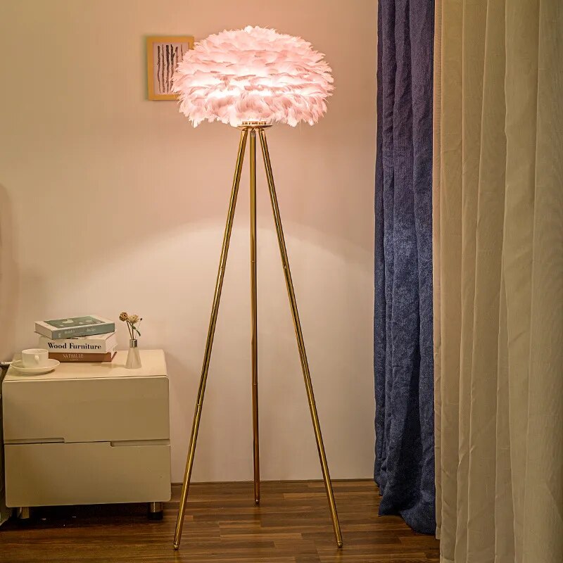 Lampadaire design en métal et plumes RISCH