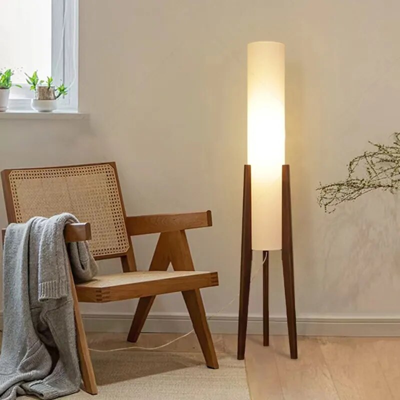 Lampadaire design en bois et tissu LINEA